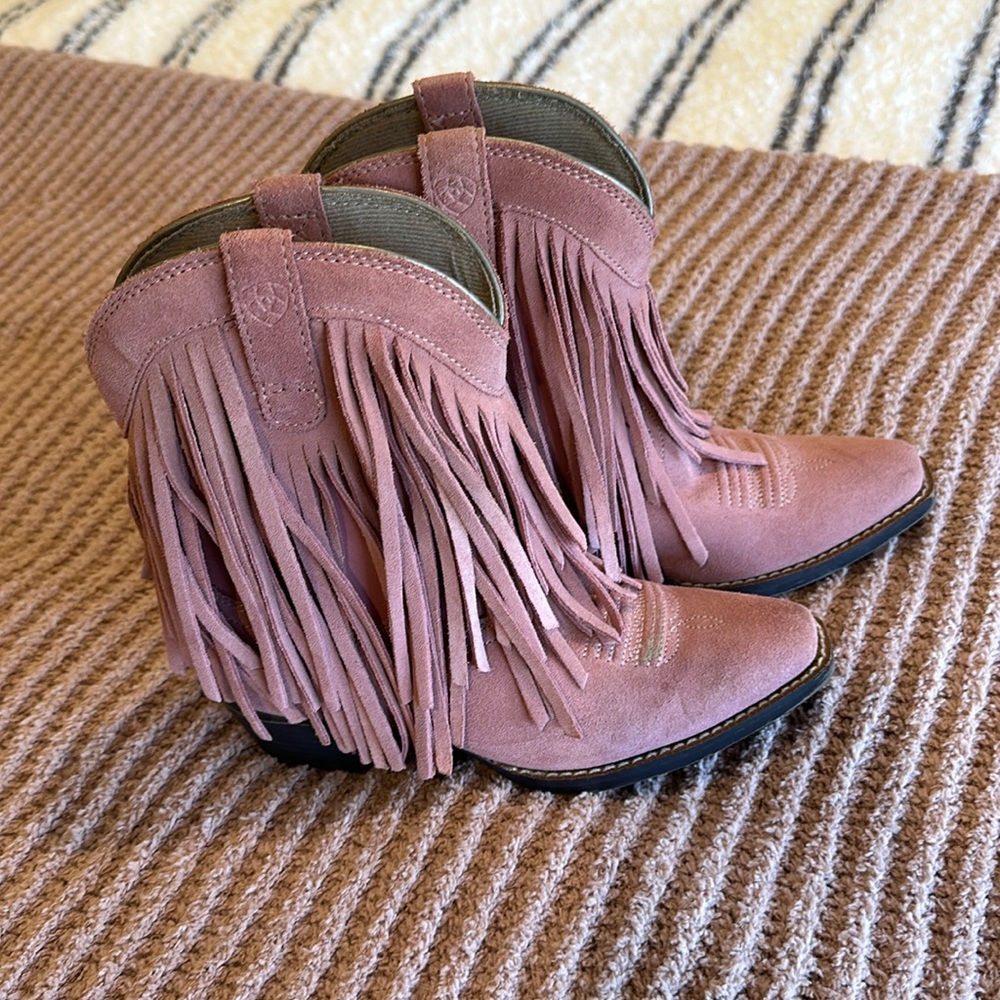 Arita girl boots